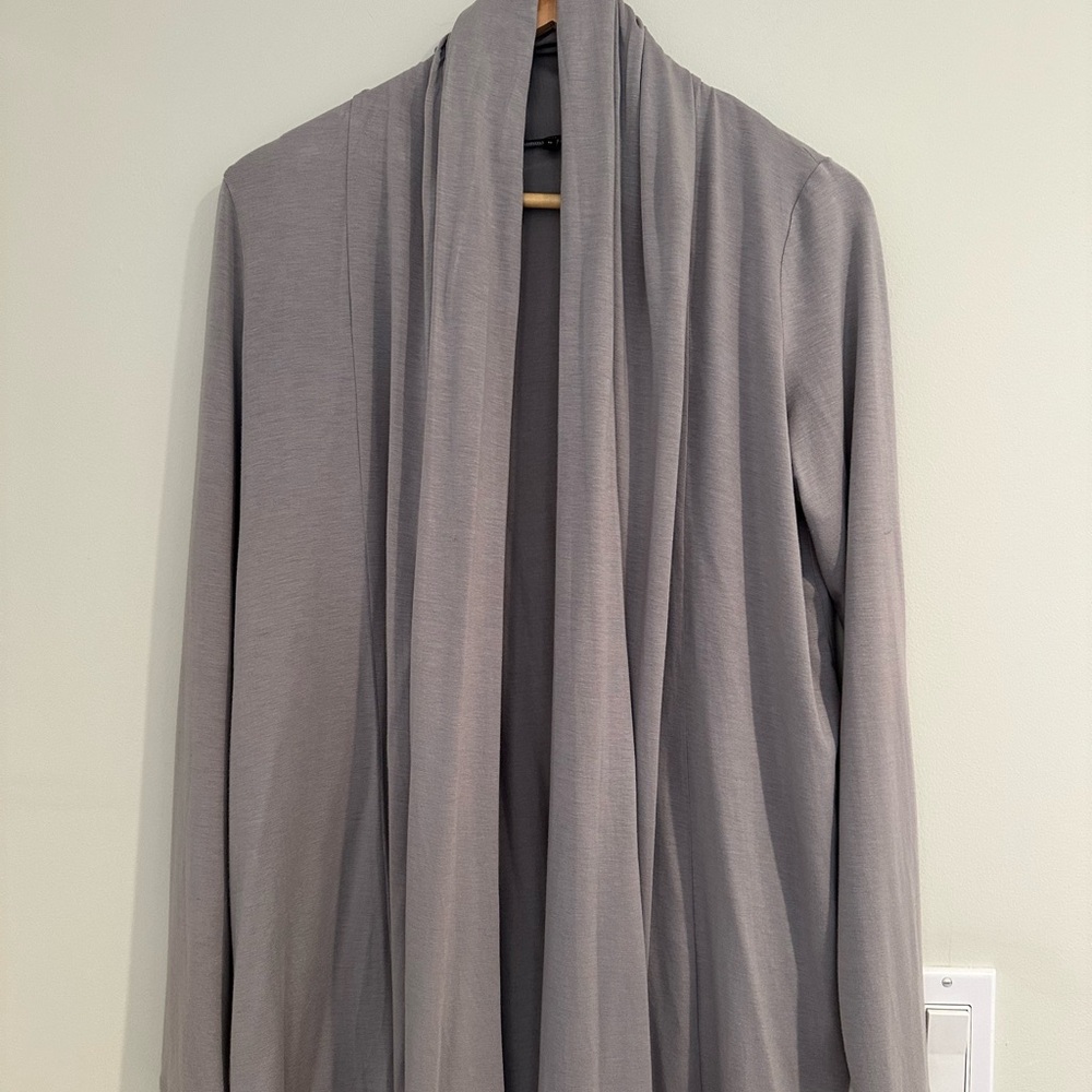 TART Buttery soft top.  Gray. M. Excellent condition!  See photos.